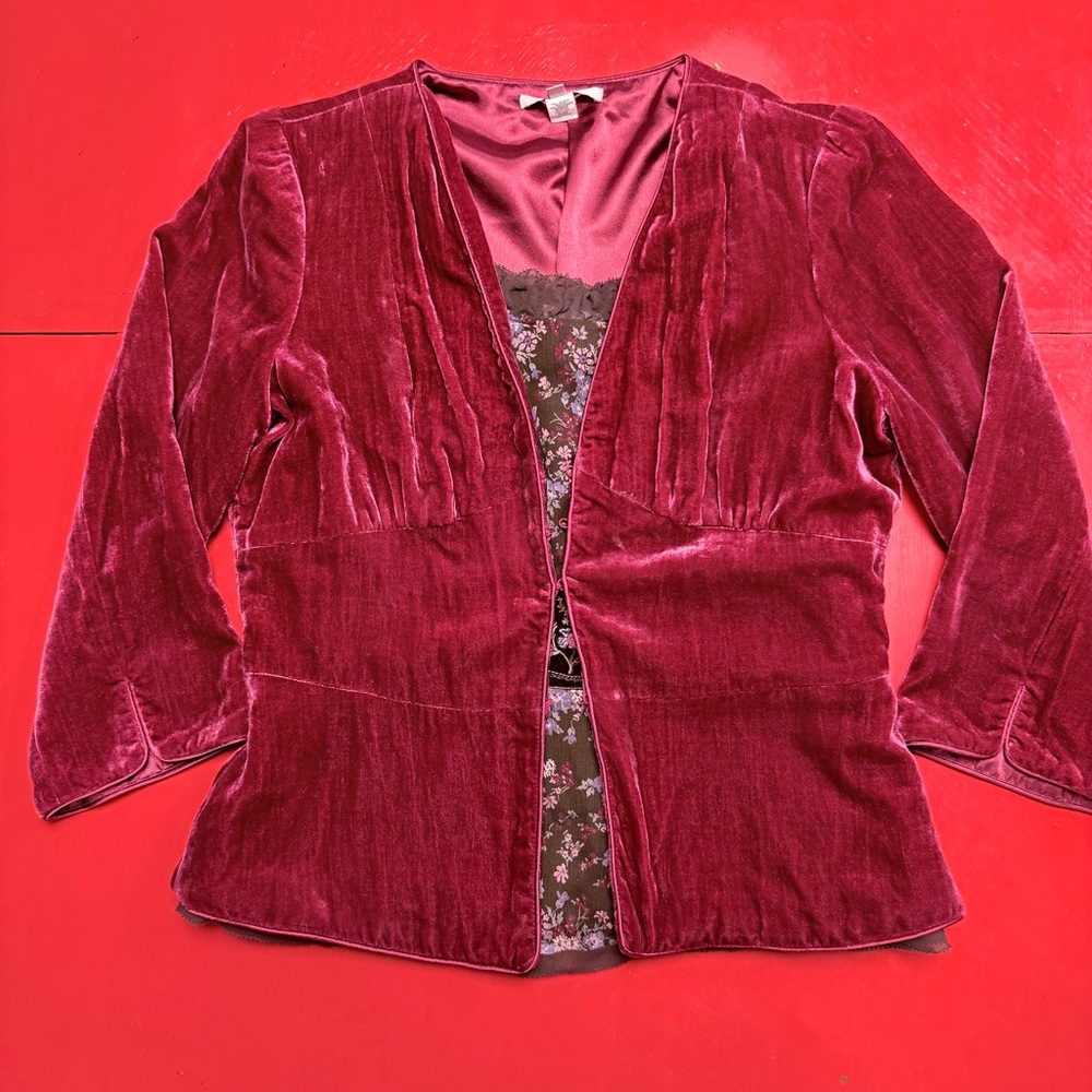 INTUITIONS WINE VELVET JACKET AND BROWN FLORAL TANK CAMISOLE TOP side zipper